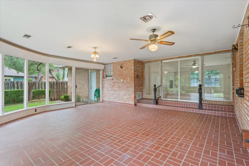 204 Marable Street West, TX 76691