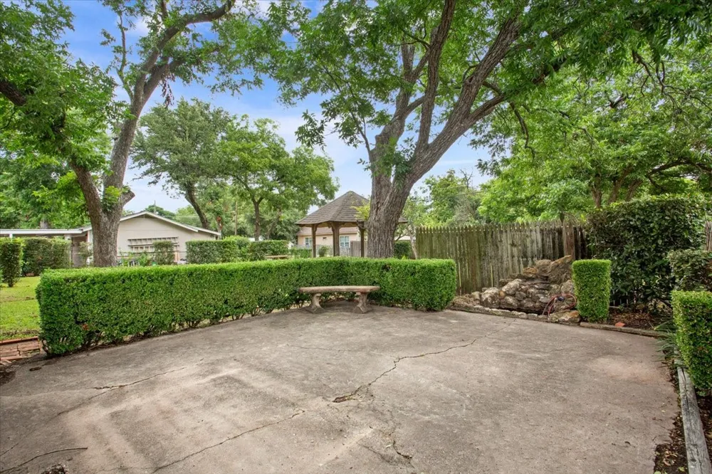 204 Marable Street West, TX 76691