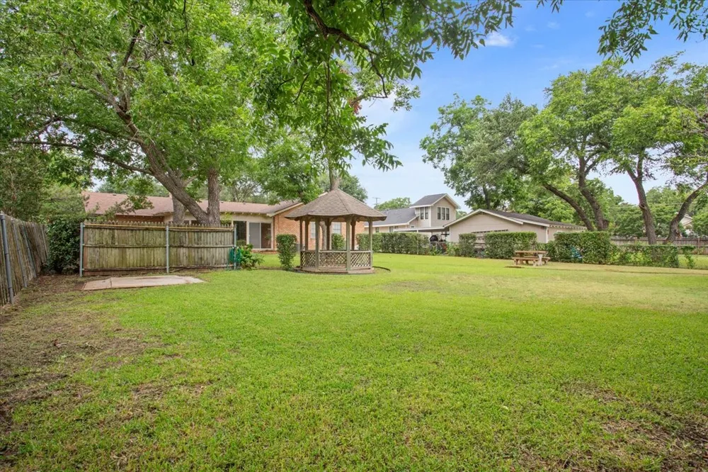 204 Marable Street West, TX 76691