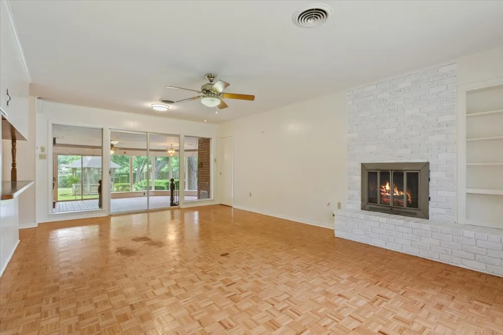 204 Marable Street West, TX 76691