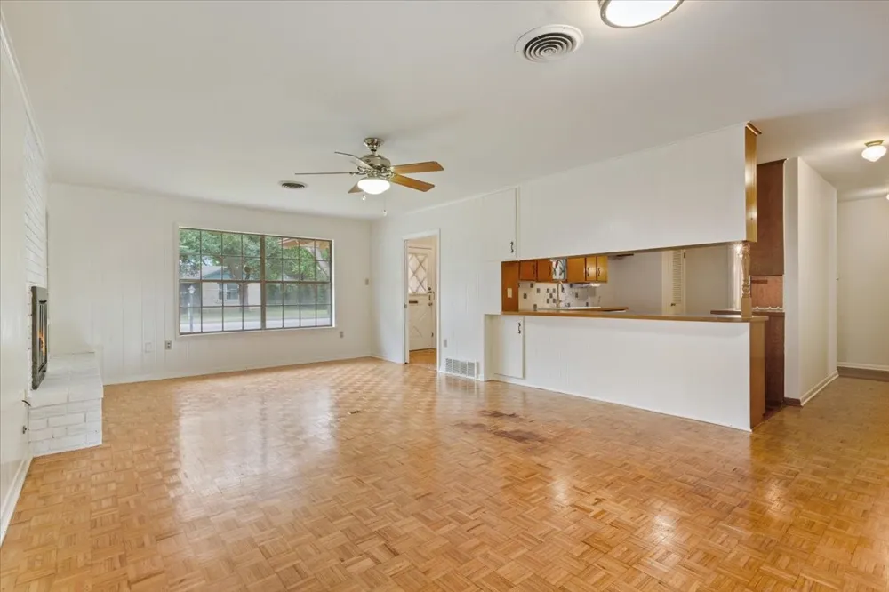 204 Marable Street West, TX 76691