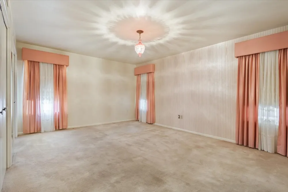 204 Marable Street West, TX 76691