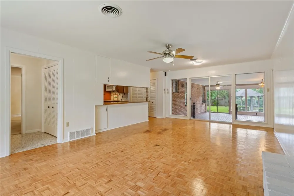 204 Marable Street West, TX 76691