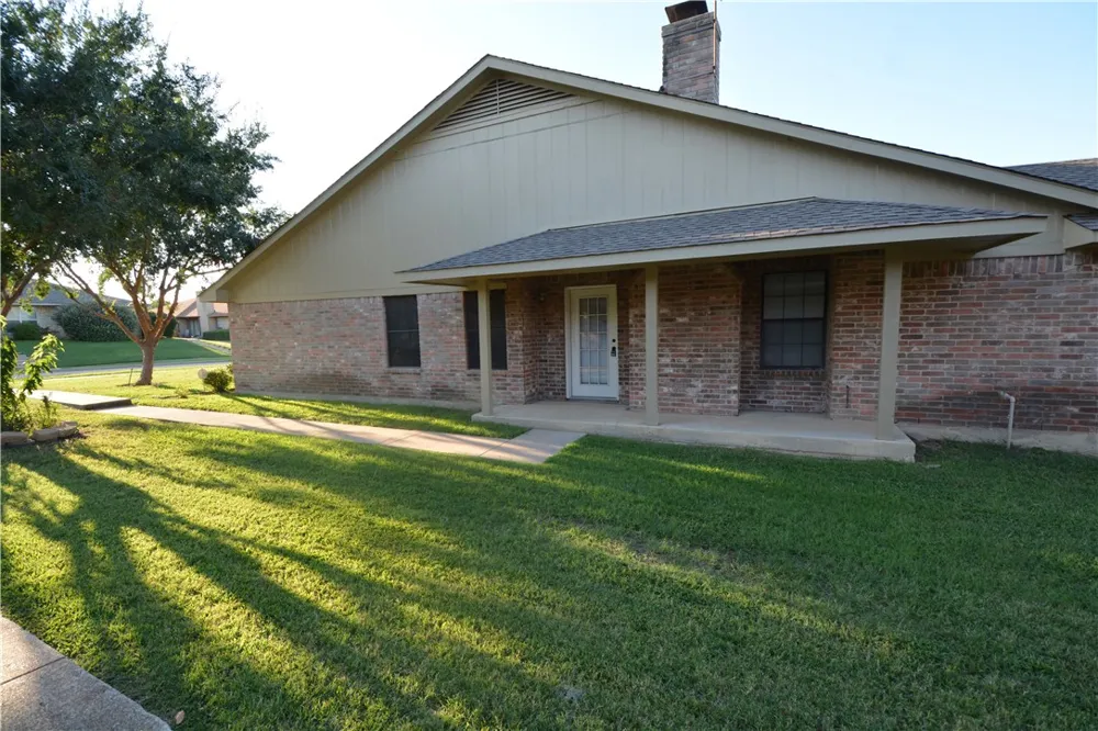 1905 Teton Trail Lewisville, TX 75077