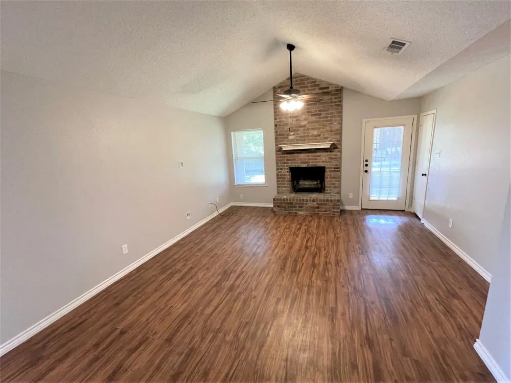 1905 Teton Trail Lewisville, TX 75077