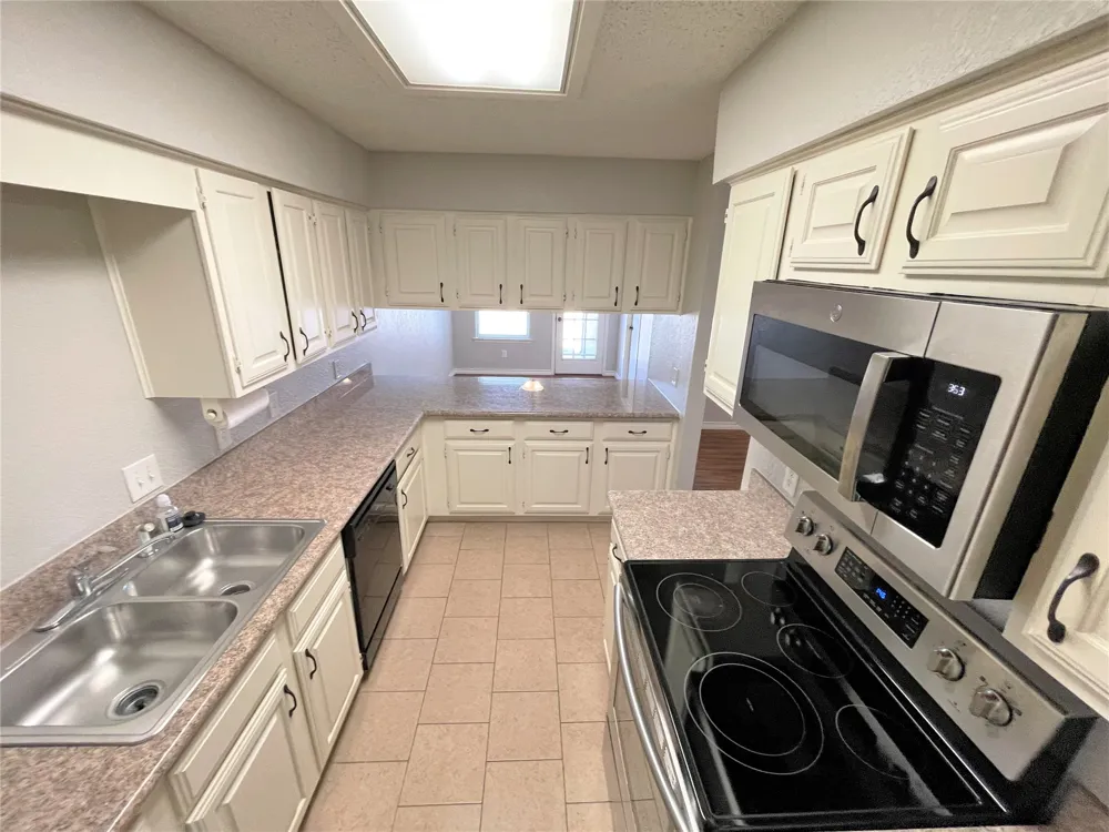 1905 Teton Trail Lewisville, TX 75077