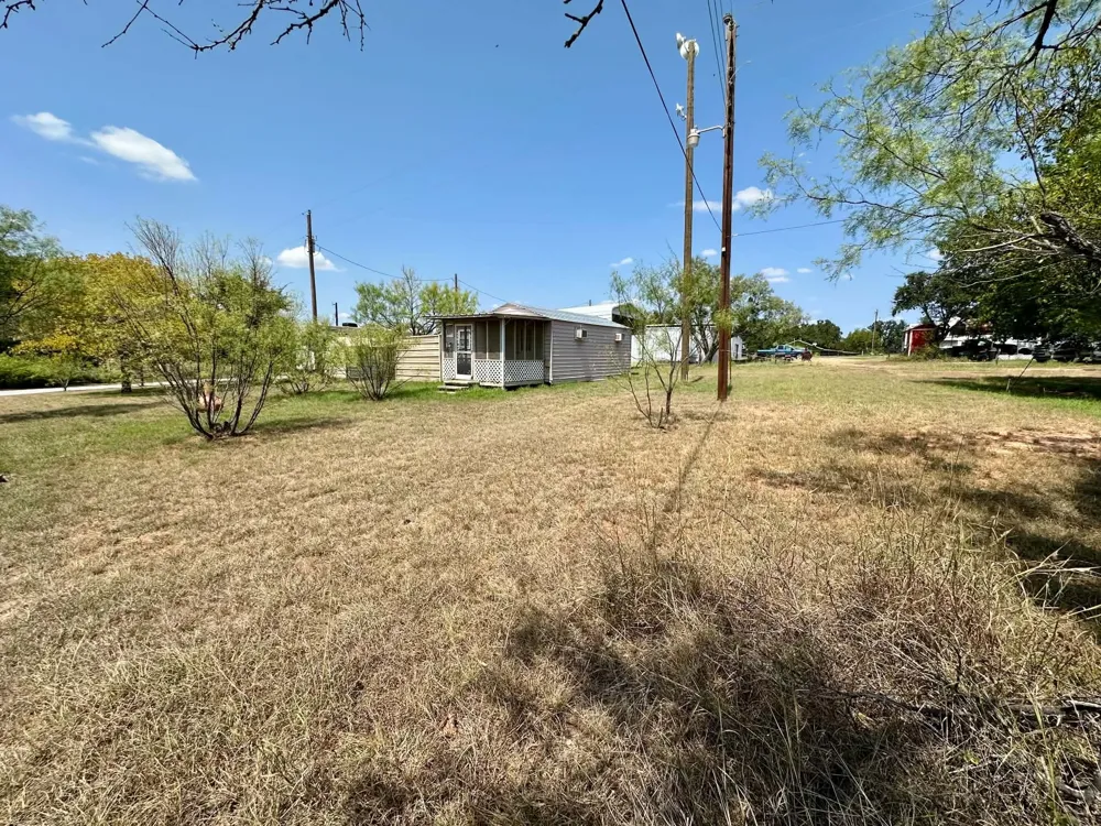 366 Saint Kitts Rd Comanche, TX 76442