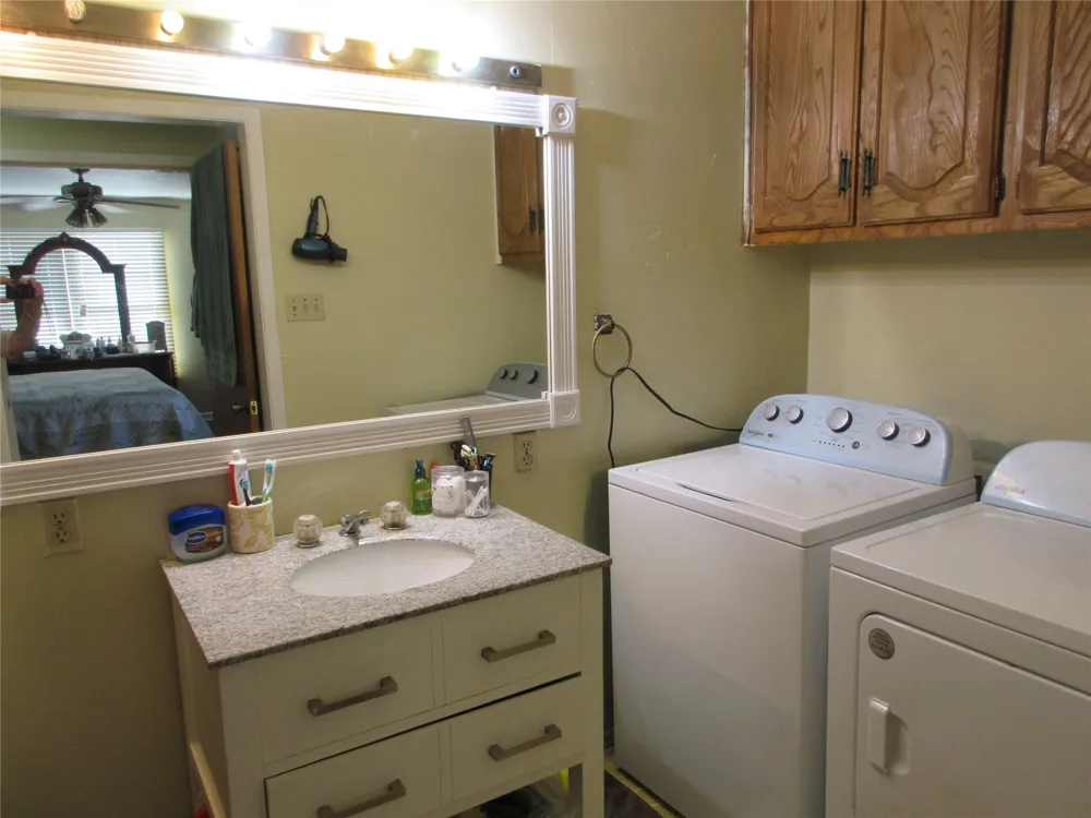704 Wabash Street #1 Marlin, TX 76661