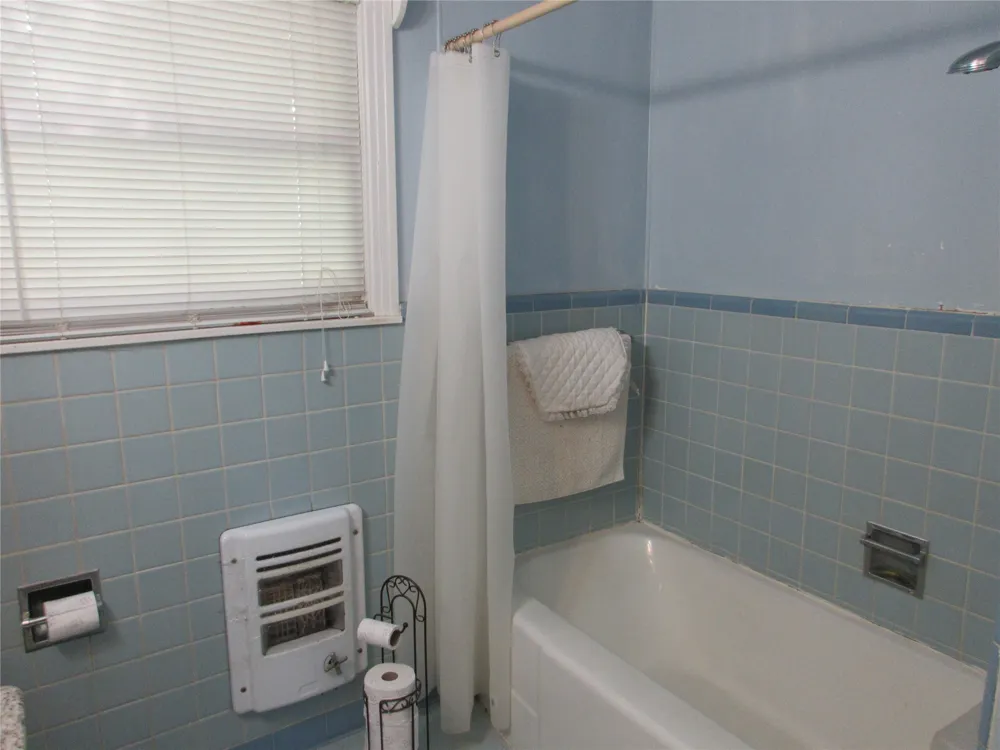704 Wabash Street #1 Marlin, TX 76661