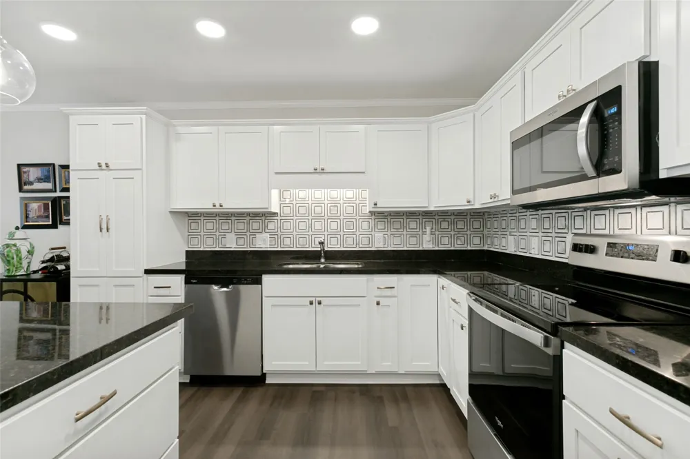 8381 Davis Boulevard #202 North Richland Hills, TX 76182