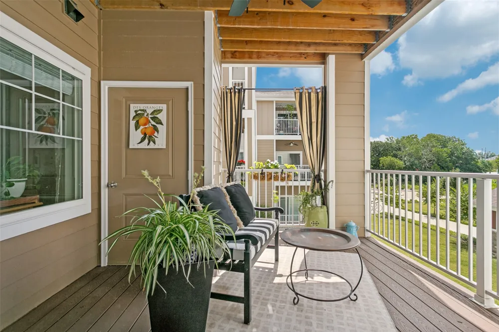 8381 Davis Boulevard #202 North Richland Hills, TX 76182