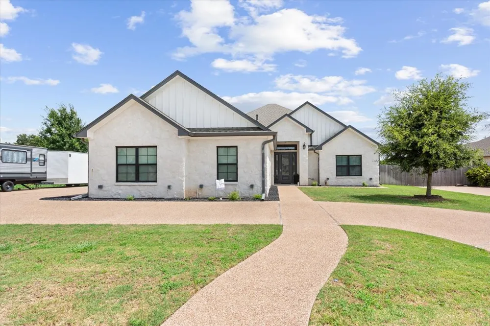 205 Fox Run Lane Robinson, TX 76706