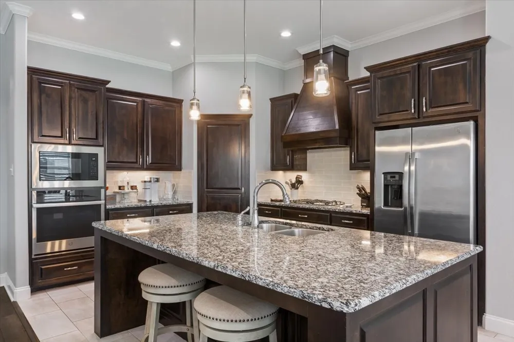 205 Fox Run Lane Robinson, TX 76706
