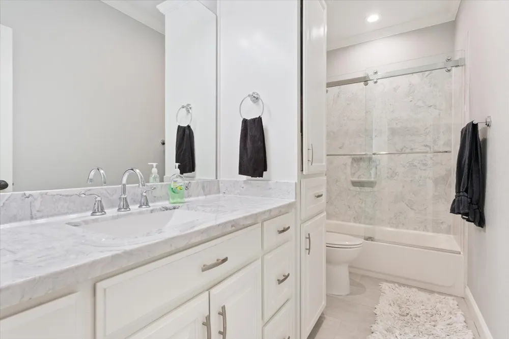 205 Fox Run Lane Robinson, TX 76706
