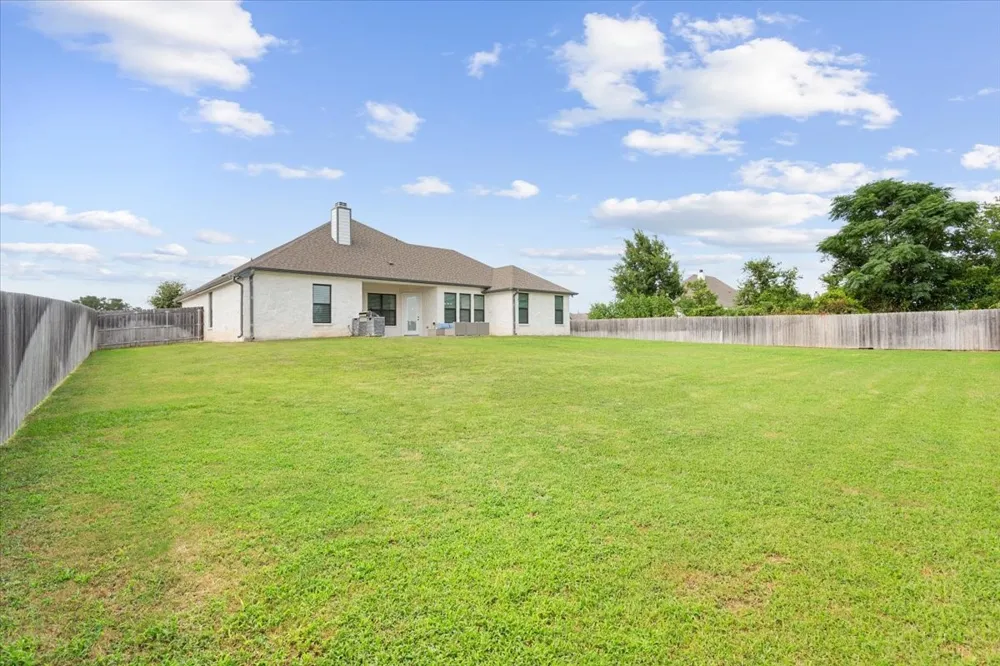 205 Fox Run Lane Robinson, TX 76706