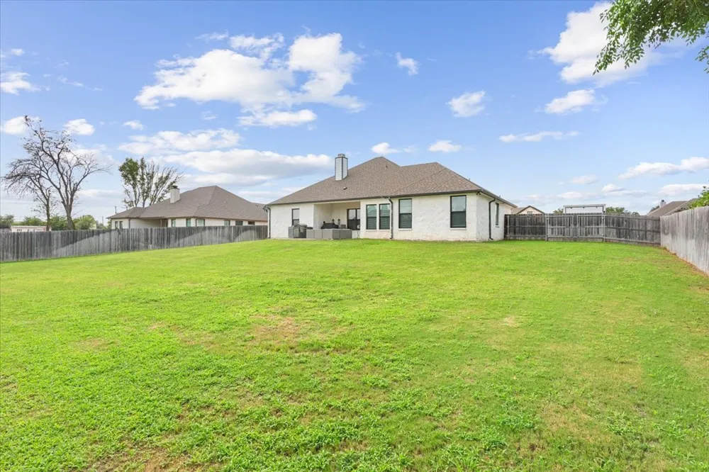 205 Fox Run Lane Robinson, TX 76706