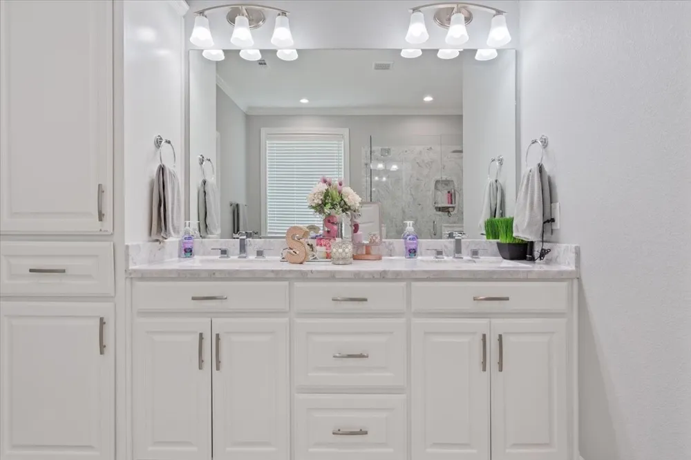 205 Fox Run Lane Robinson, TX 76706