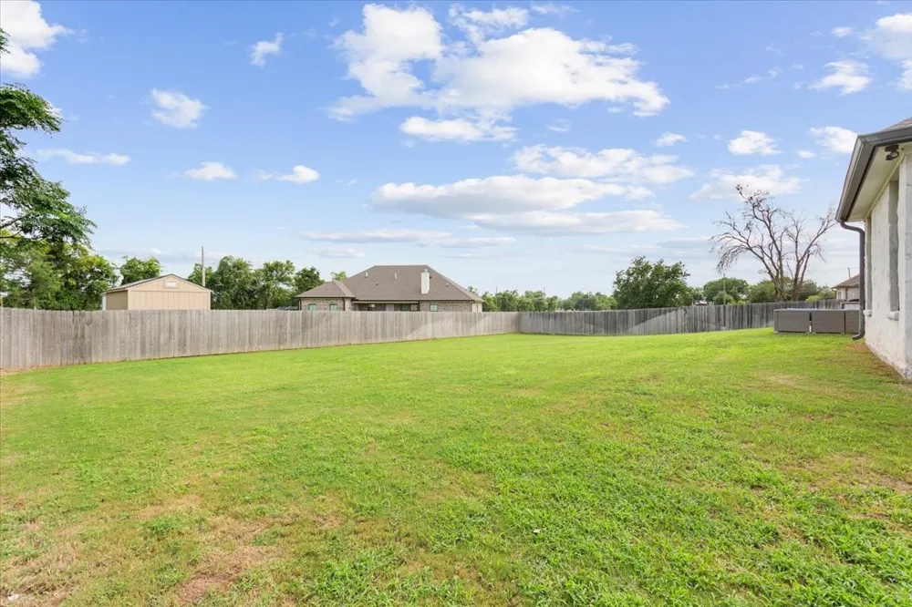 205 Fox Run Lane Robinson, TX 76706