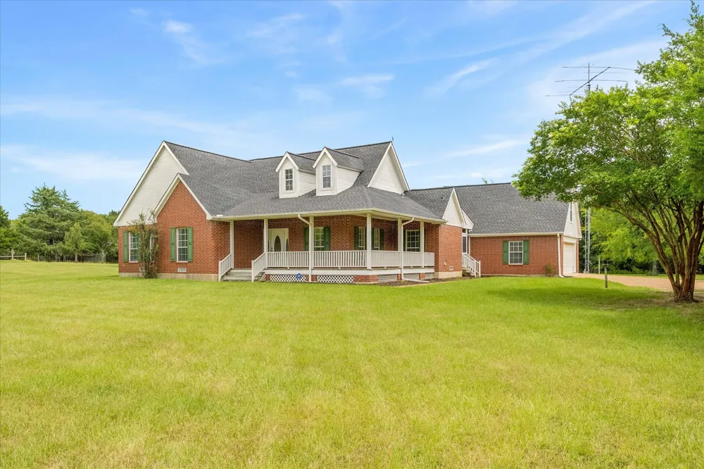 10495 Holly Creek Road Terrell, TX 75160