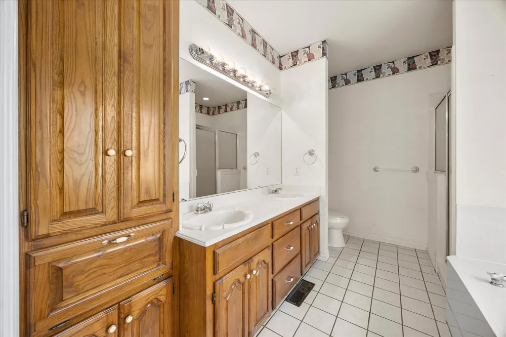 10495 Holly Creek Road Terrell, TX 75160