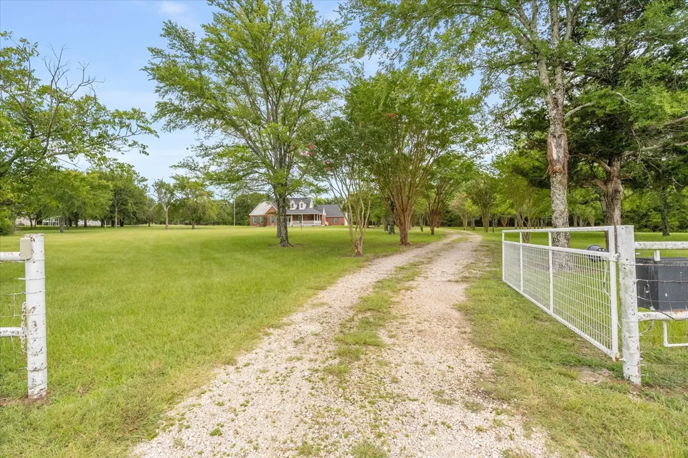 10495 Holly Creek Road Terrell, TX 75160
