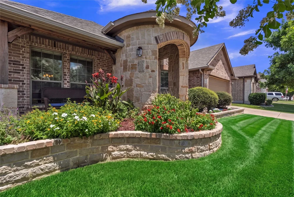 404 Bryn Mawr Lane Van Alstyne, TX 75495