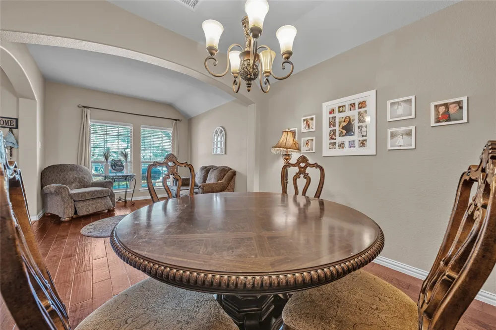 404 Bryn Mawr Lane Van Alstyne, TX 75495