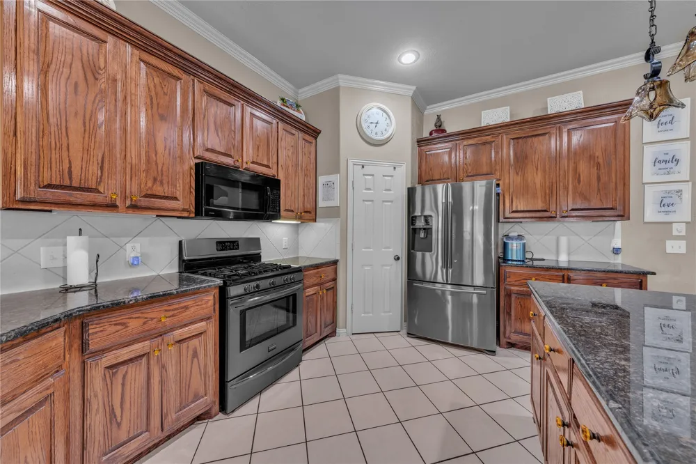 404 Bryn Mawr Lane Van Alstyne, TX 75495