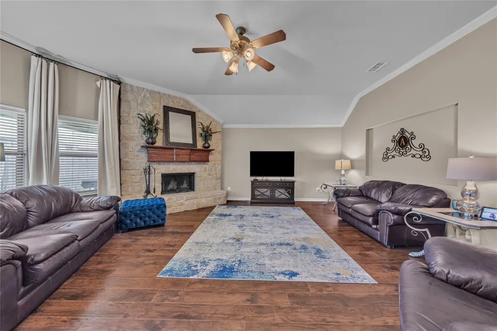 404 Bryn Mawr Lane Van Alstyne, TX 75495
