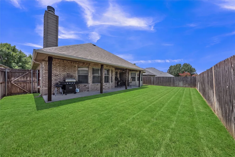 404 Bryn Mawr Lane Van Alstyne, TX 75495