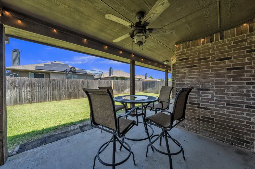 404 Bryn Mawr Lane Van Alstyne, TX 75495
