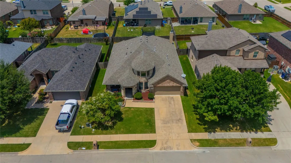 404 Bryn Mawr Lane Van Alstyne, TX 75495