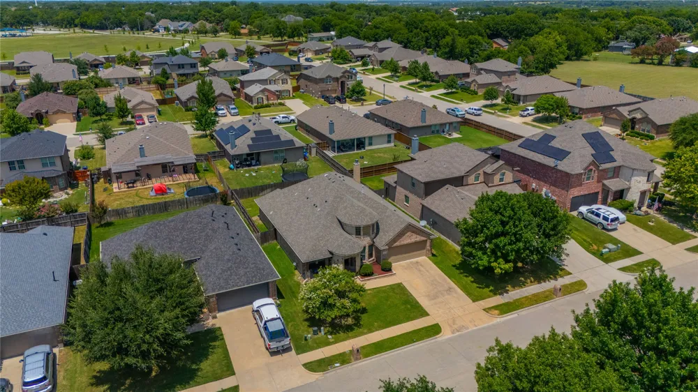 404 Bryn Mawr Lane Van Alstyne, TX 75495