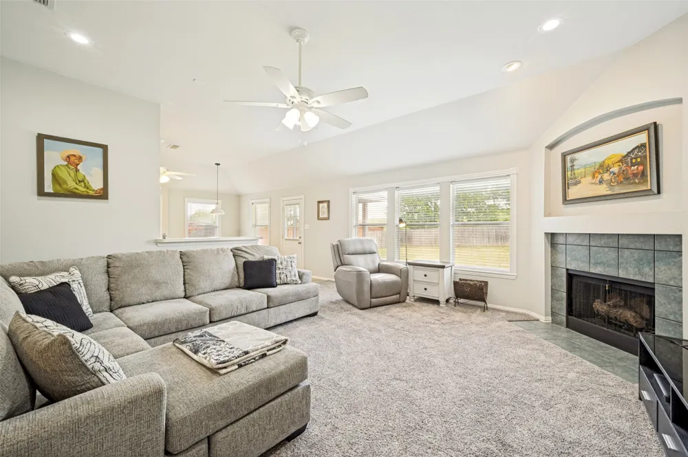 206 Ridge View Court Decatur, TX 76234