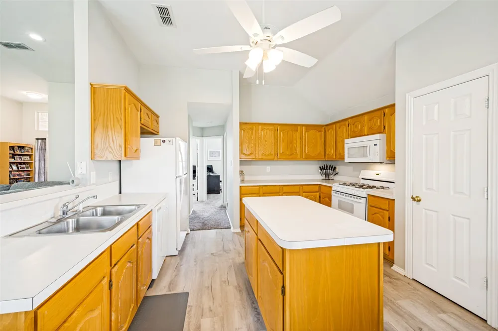 206 Ridge View Court Decatur, TX 76234