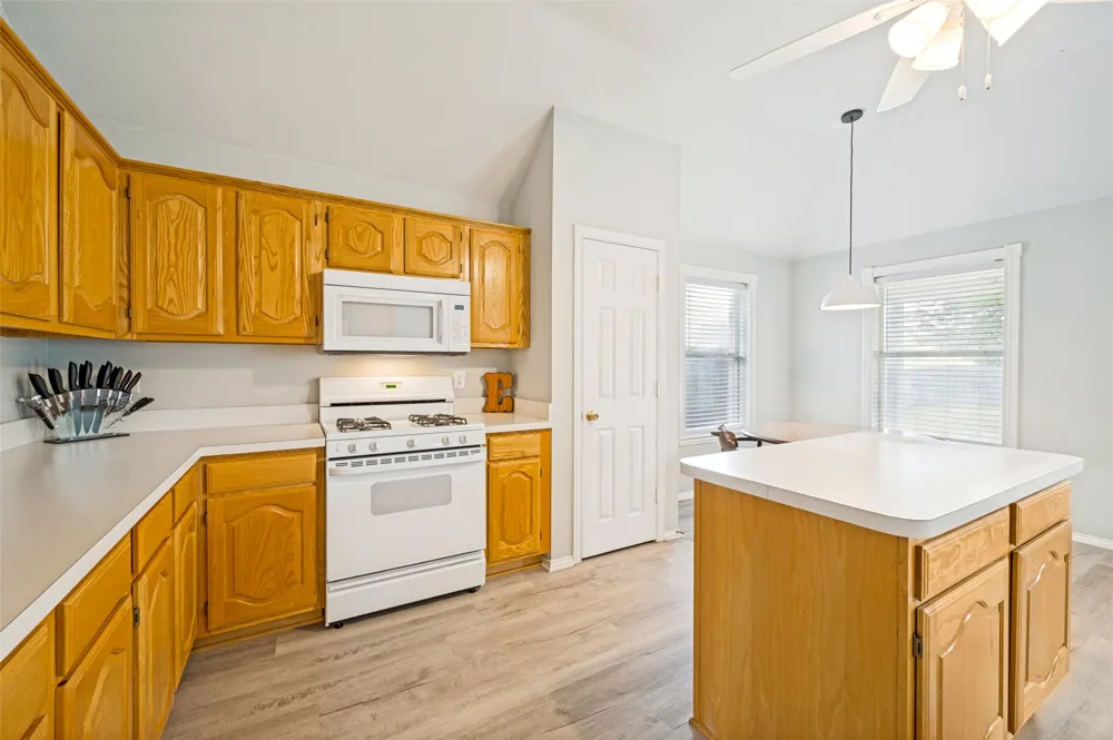 206 Ridge View Court Decatur, TX 76234
