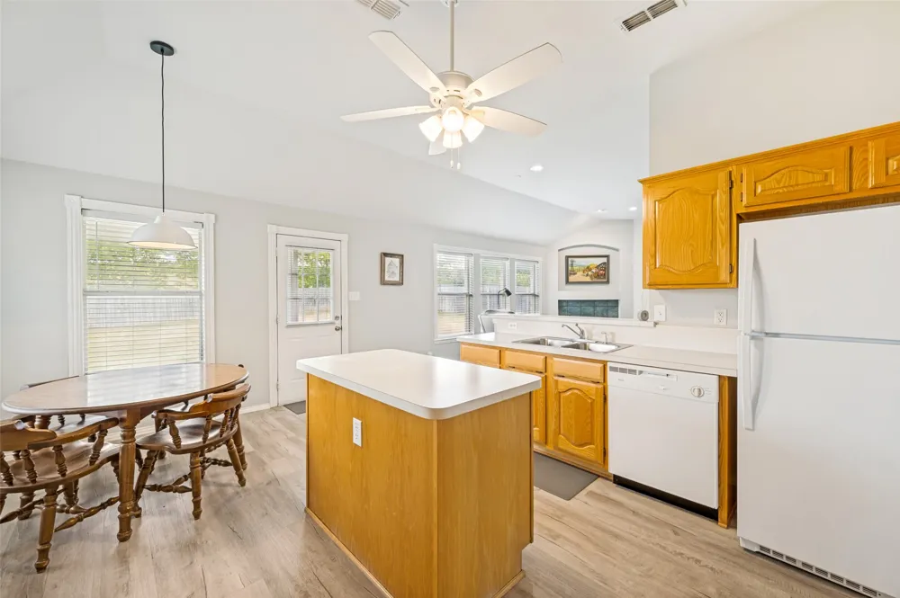206 Ridge View Court Decatur, TX 76234