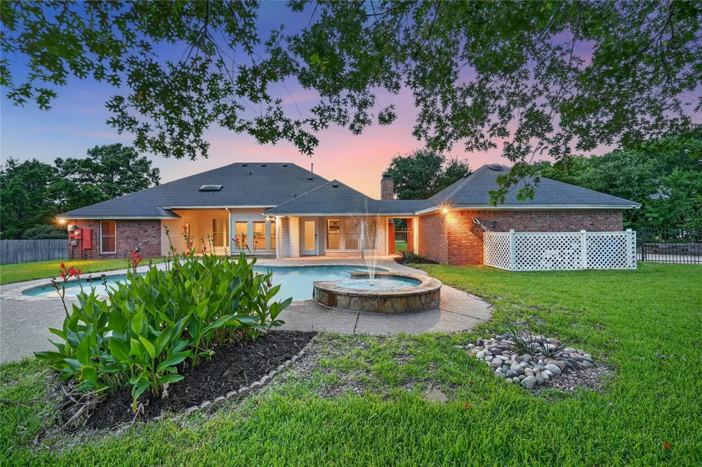 909 San Saba Drive Southlake, TX 76092