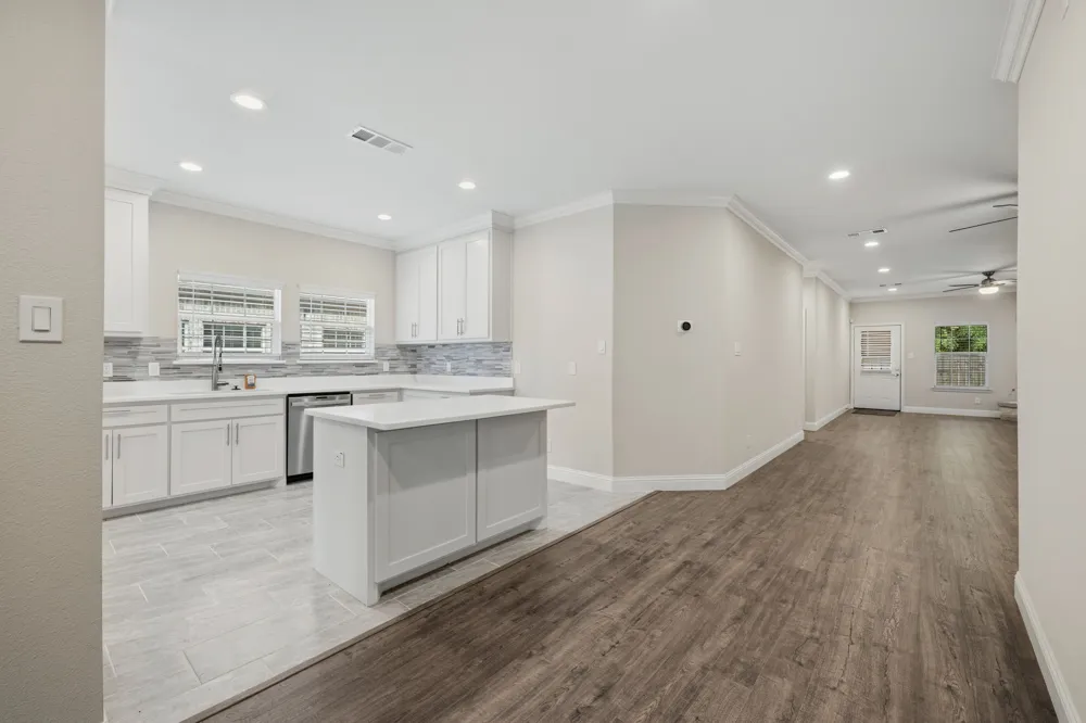 899 E Jefferson Street Van Alstyne, TX 75495