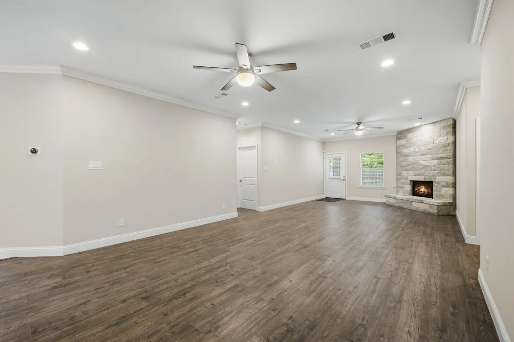 899 E Jefferson Street Van Alstyne, TX 75495