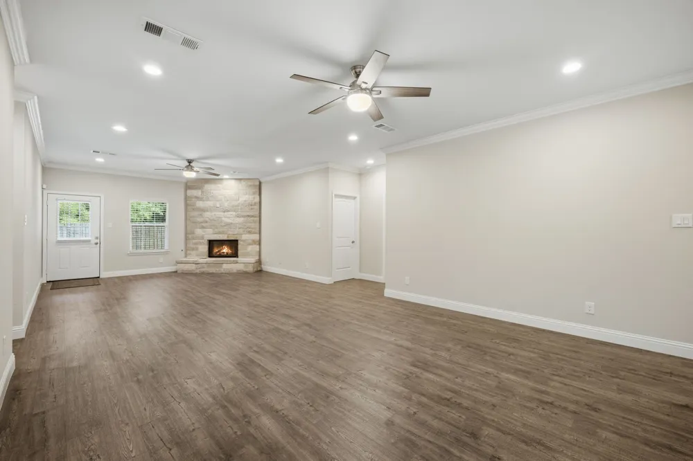 899 E Jefferson Street Van Alstyne, TX 75495