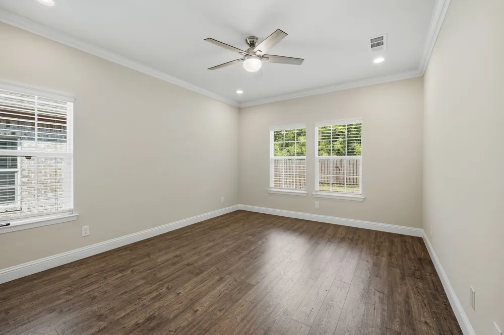 899 E Jefferson Street Van Alstyne, TX 75495