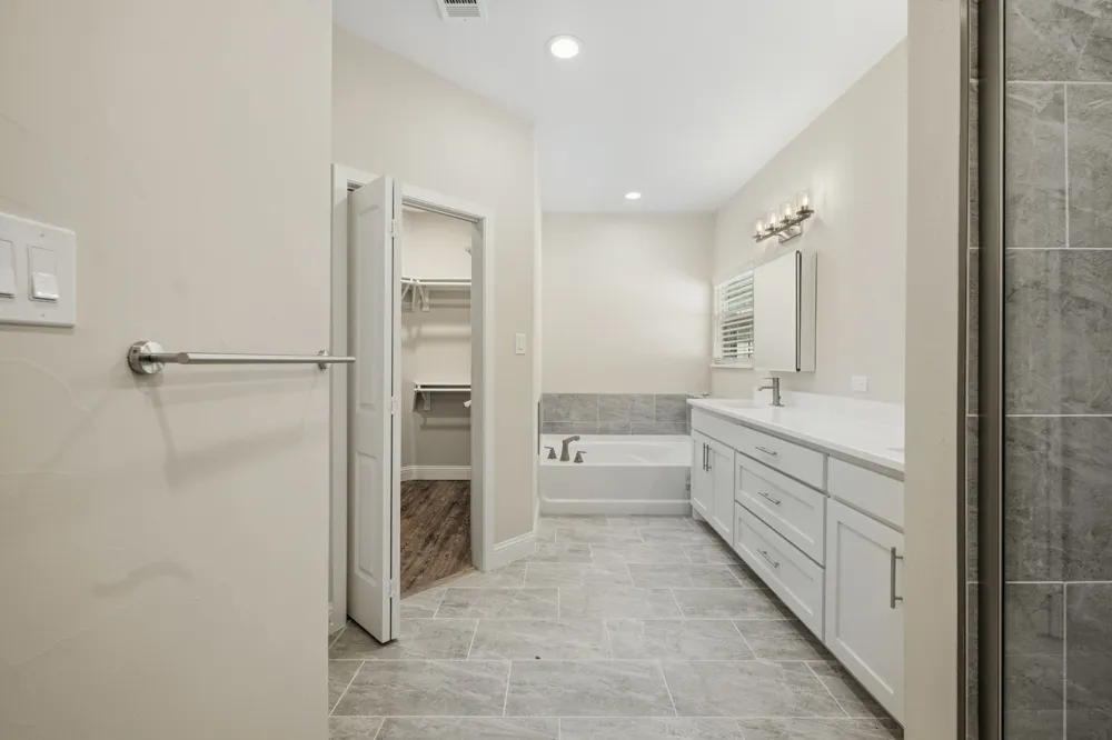 899 E Jefferson Street Van Alstyne, TX 75495