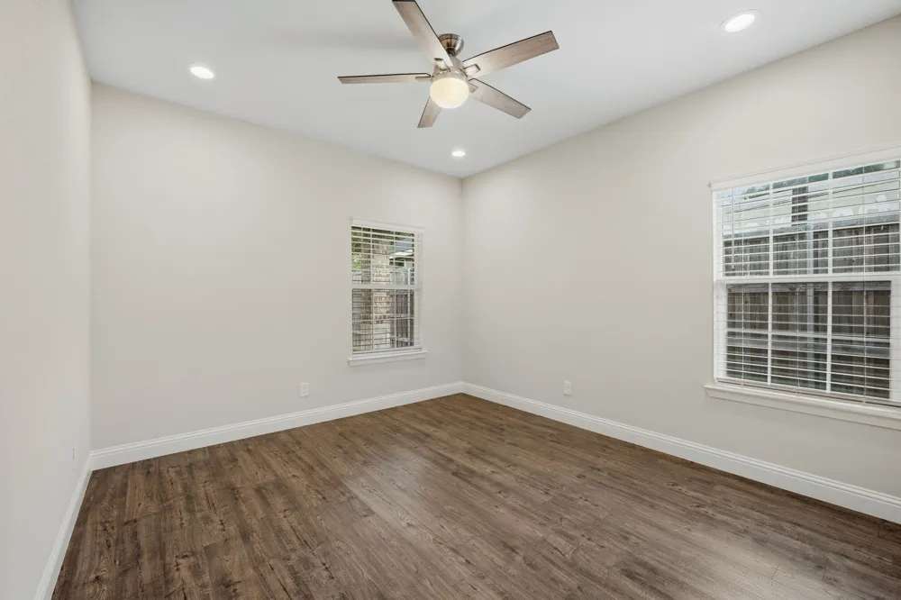 899 E Jefferson Street Van Alstyne, TX 75495
