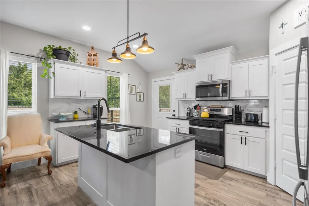 16134 Crossing Circle Lindale, TX 75771