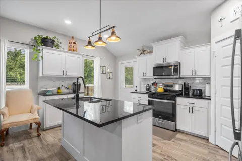 16134 Crossing Circle