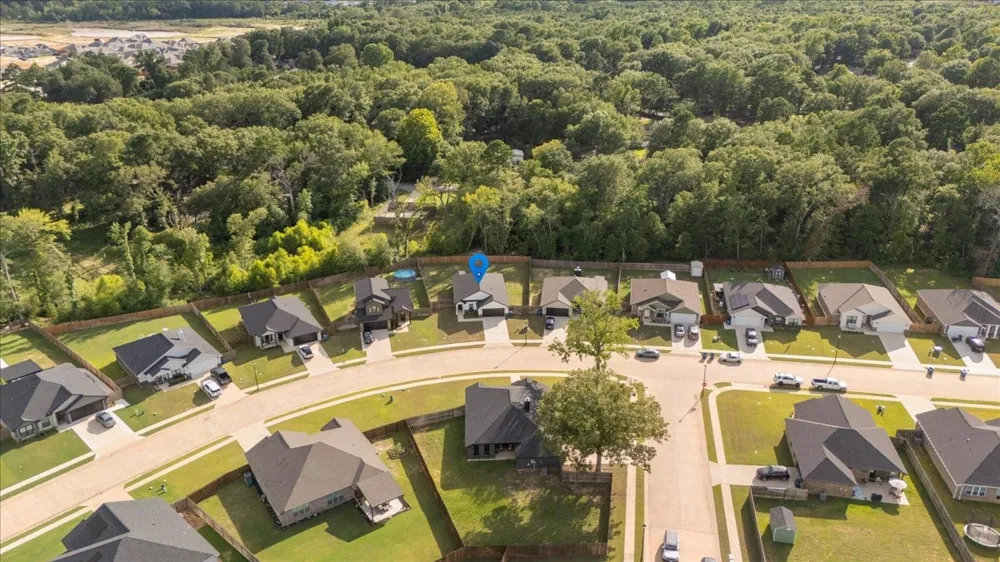 16134 Crossing Circle Lindale, TX 75771
