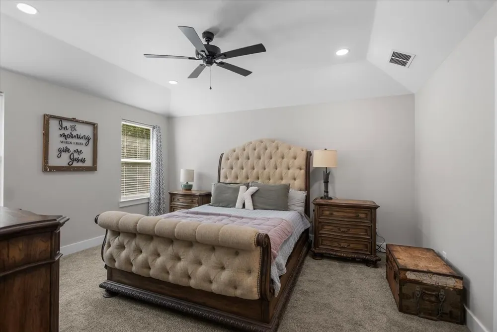 16134 Crossing Circle Lindale, TX 75771