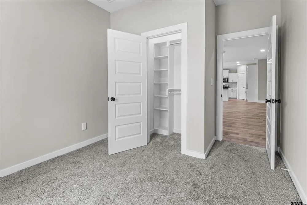 16134 Crossing Circle Lindale, TX 75771