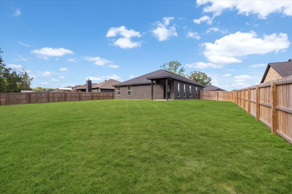 16134 Crossing Circle Lindale, TX 75771